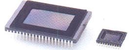 A gauche le Cmos du D30,  droite un ccd de 3.34 mpixels